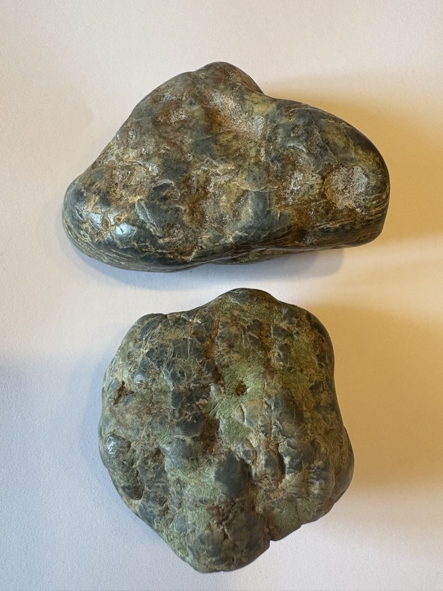 Minéraux & Lithothérapie: Jade 2 Stuck Wallis  – D'occasion à Murten par Tzaugg