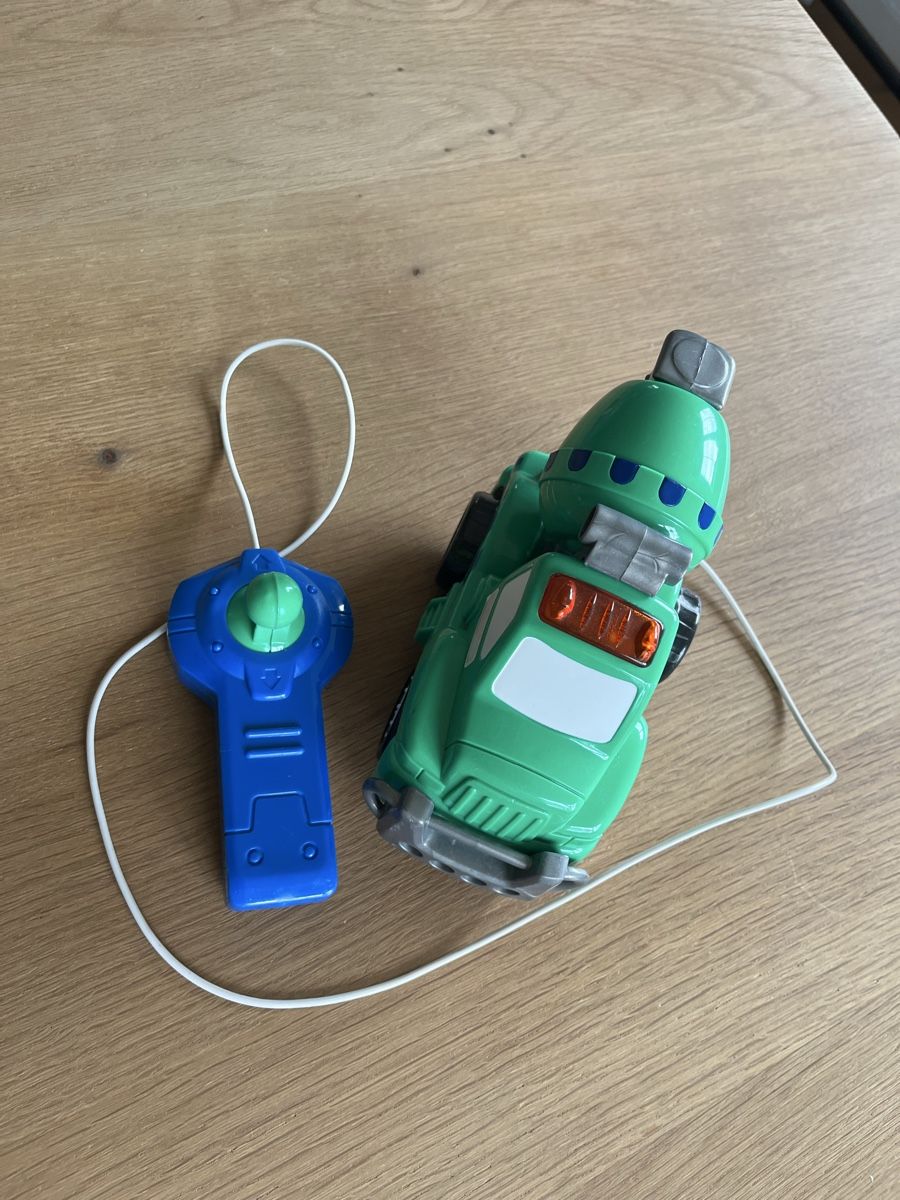 Spielzeuge: Auto ferngesteuert 🚙 – Gebraucht aus Wolfwil von NewGirl