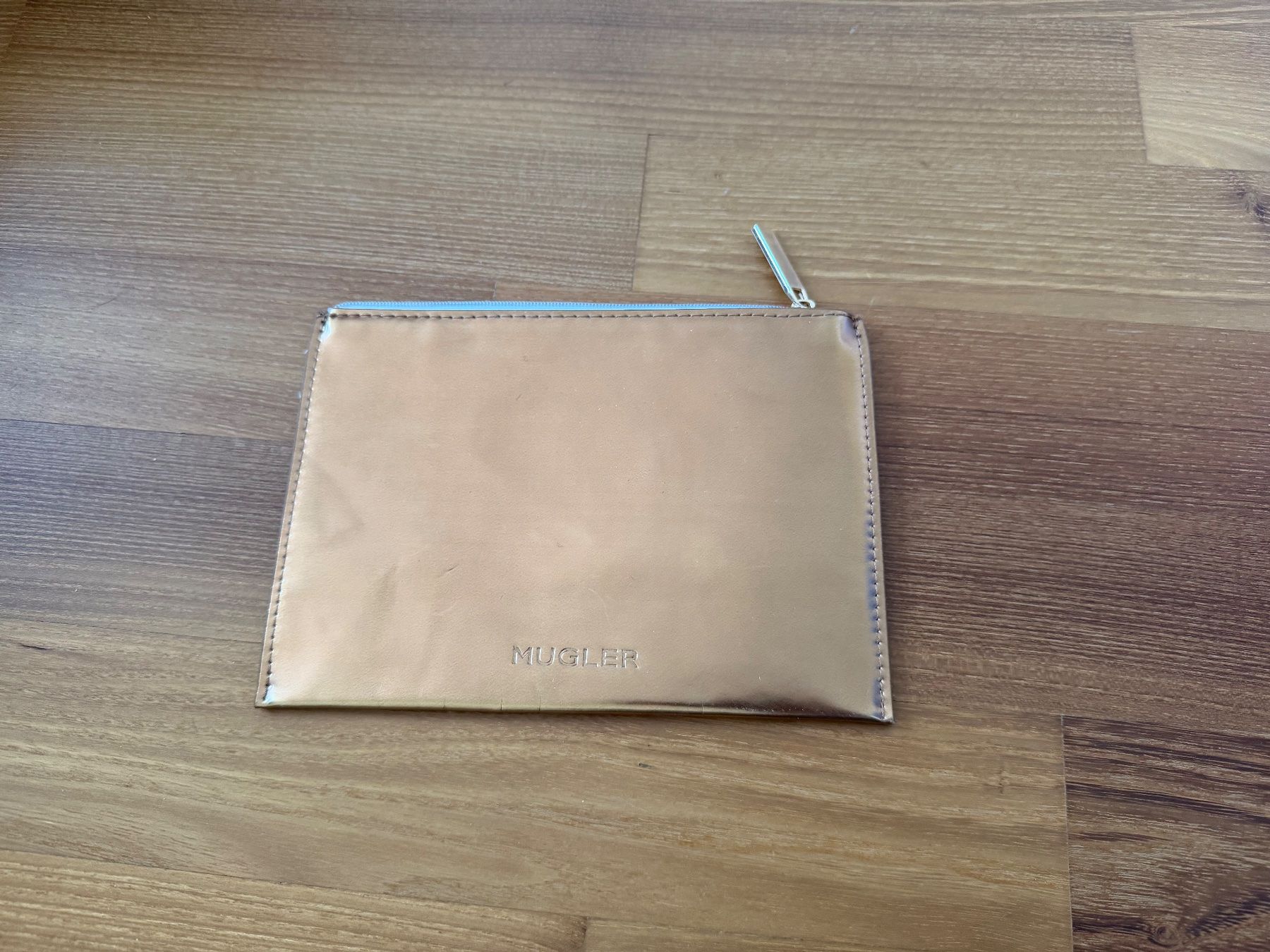 Mugler Custodie per cosmetici: Kosmetiktasche Mugler goldfarben – Usato da Buchs SG venduto da VintageHomeCH