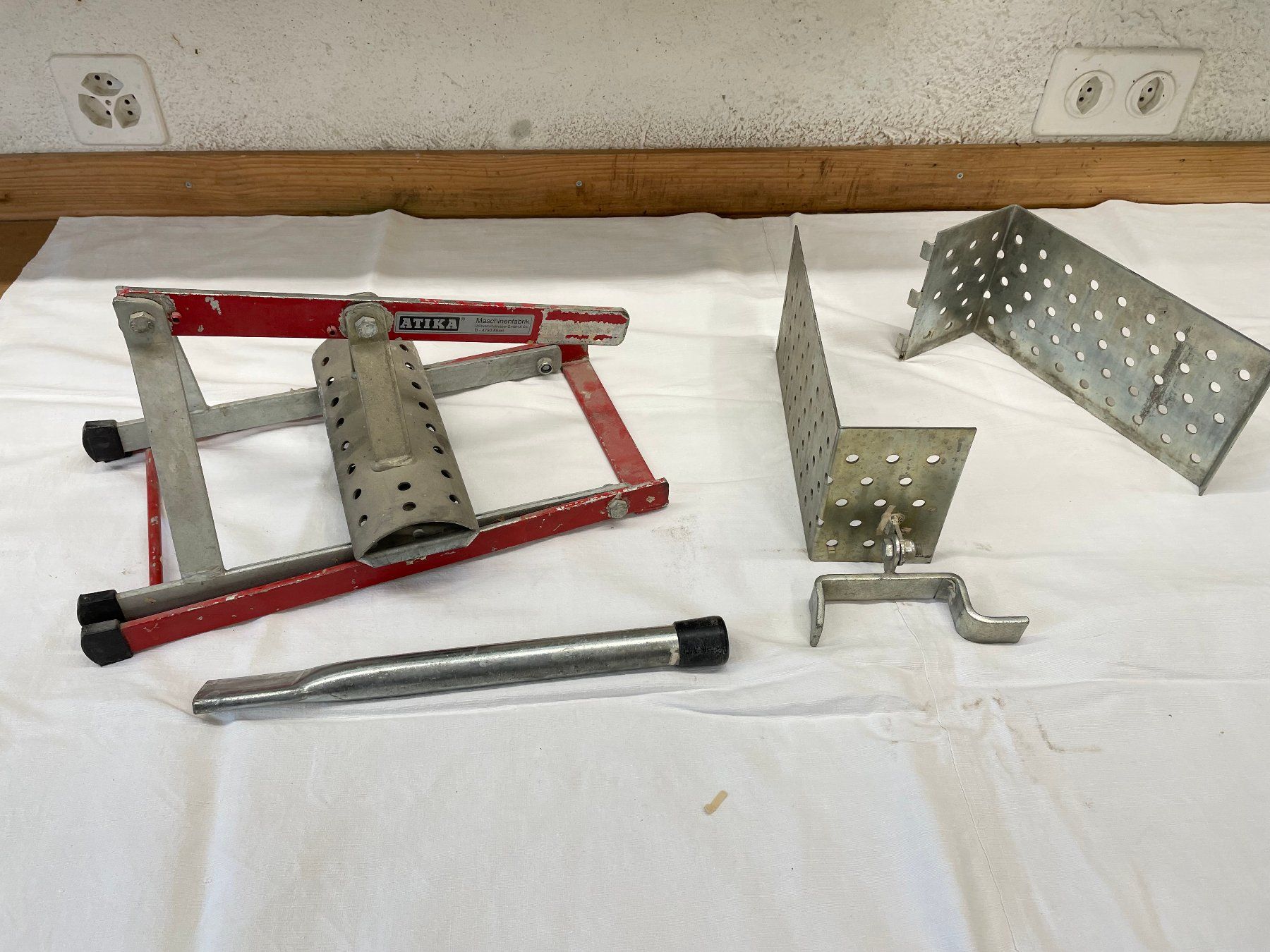 Tous les outils: Papierbriketpresse – D'occasion à Grüningen par Austadel 1