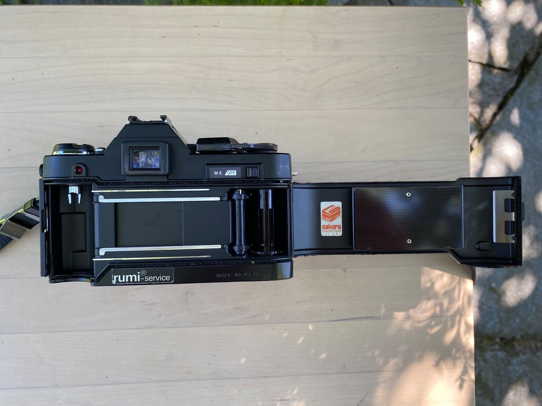 Konica Fotocamera: Konica Autoreflex T4 Kamera – Usato da Feldbach venduto da Fea1 7