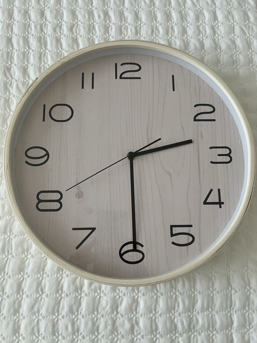 Uhren: Zara Wanduhr circa 32cm, beige – Gebraucht aus Pfungen von smi_9vy9