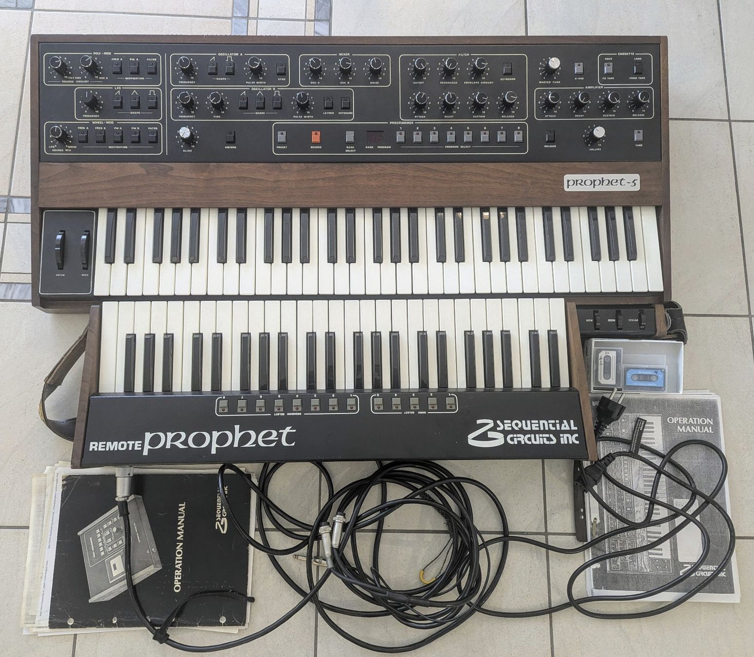 Sequential Strumenti musicali: Prophet 5 rev. 3.3 bundle mit Keytar und Extras – Usato da Uerikon venduto da dfraefel