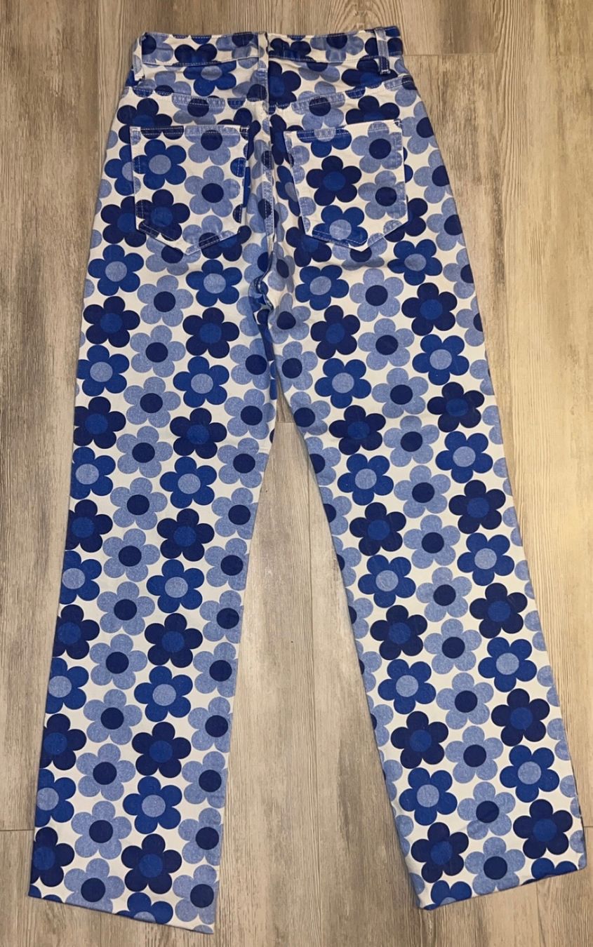 Zara Jeans: Jean Zara imprimé fleurs bleu blanc – Neuf (Voir description) à Charmoille par chaignat03 1
