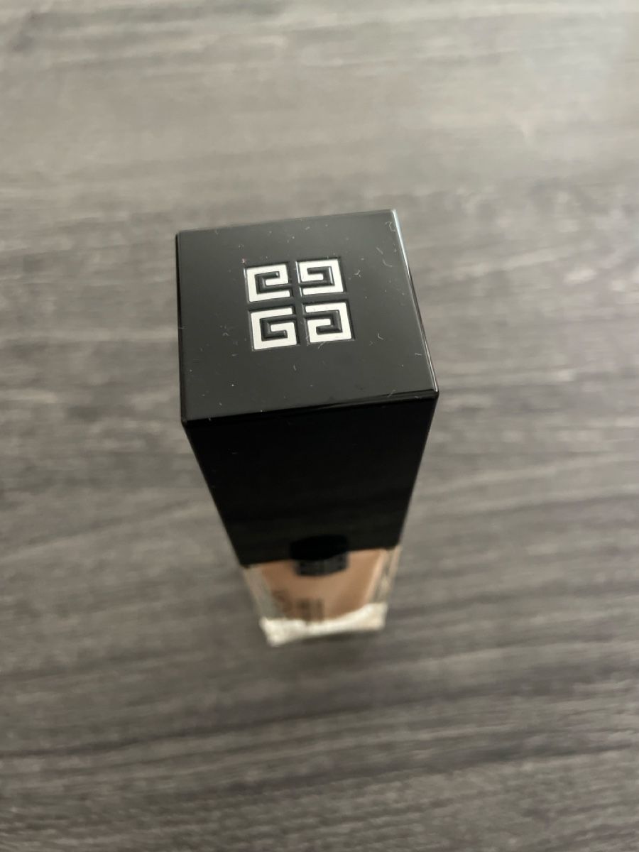 Givenchy Make-up: Givenchy - Prisme Libre Glow Foundation 2N – Neu (gemäss Beschreibung) aus Glattpark (Opfikon) von Rusalkaa 3