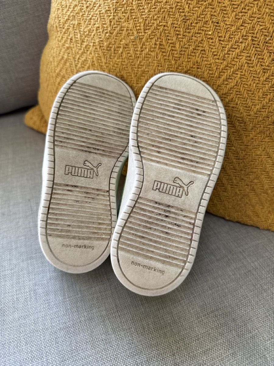 Puma Scarpe per ragazzi: Puma Kinder Turnschuhe Grösse 25 gebraucht – Usato da Ottikon venduto da Domito 3
