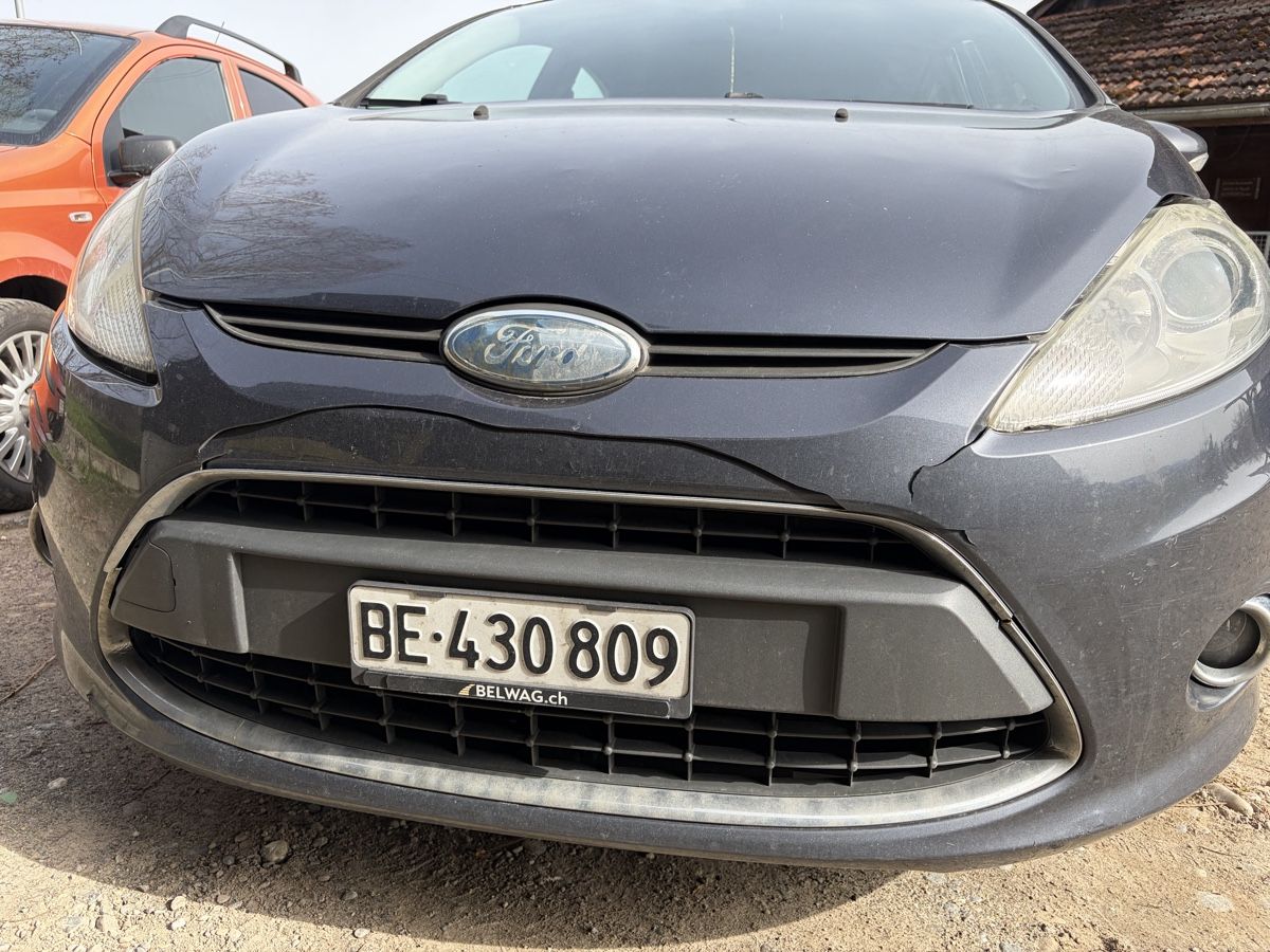 Ford Automobili: Ford Fiesta 1.6L dunkelgrau – Usato da Lützelflüh-Goldb venduto da joanaa.d 2