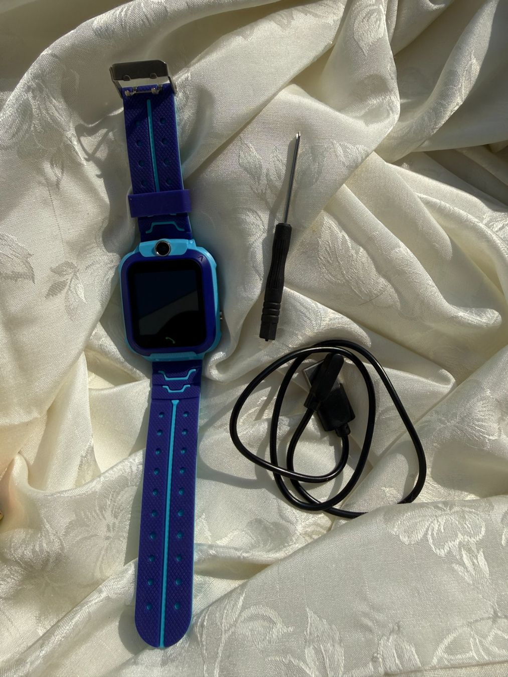 Smart Smartwatch: Kinder-Smartwatch Telefonfunktion SOS-Funktion Touchscreen – Nuovo e nell'imballaggio originale da Vacallo venduto da cri_229f 1