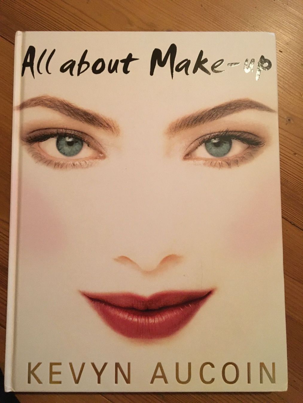 Libri: Kevyn Aucoin All about Make-up – Usato da Siebnen venduto da Starlauf