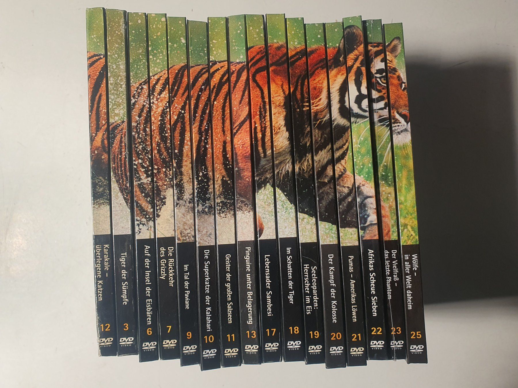 Tutti i DVDs: 16 Stk Natural Killers Tier DVDs – Usato da Zürich venduto da loosebone