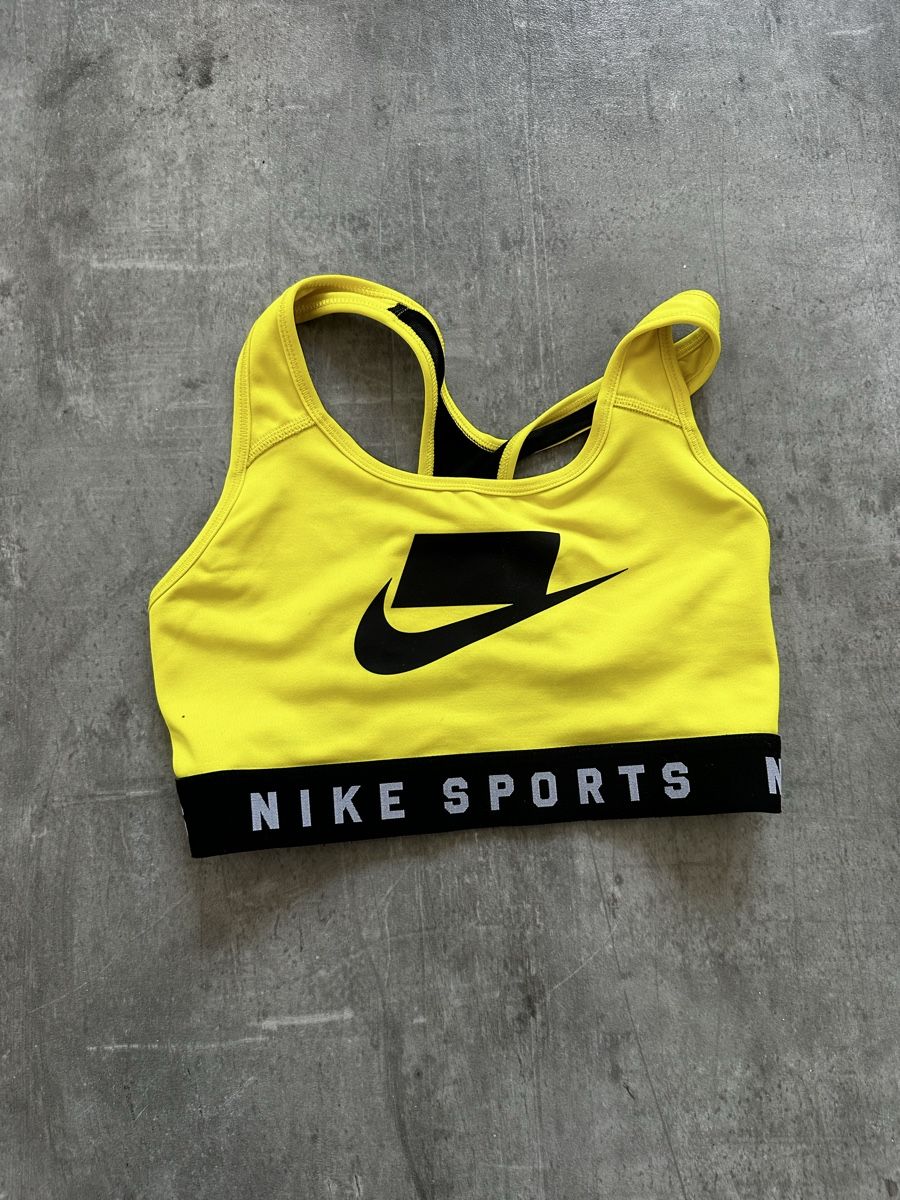 Nike Top: NIKE Bra gelb – Usato da Basel venduto da FatmaCan52
