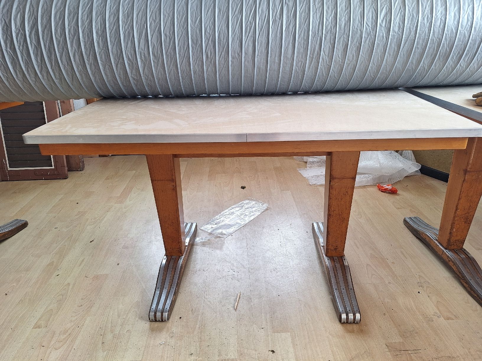 Tables: 5 massive Tische , Schweizer Produkt – D'occasion à Thun par Panter1966 7