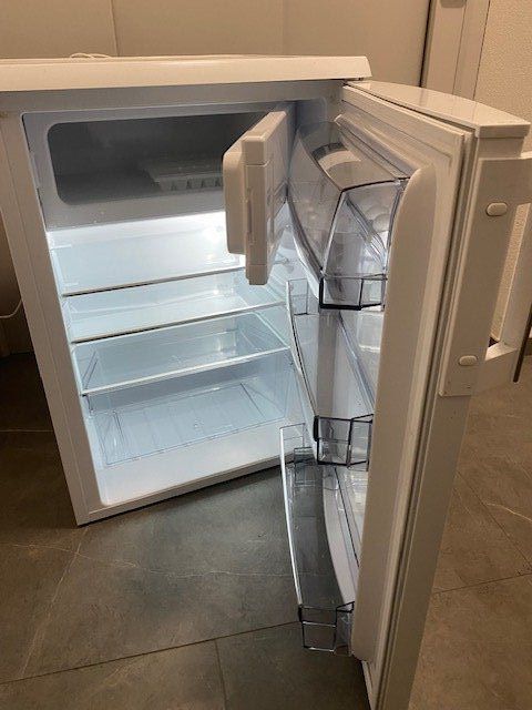 Electrolux Frigoriferi: Kühlschrank ELECTROLUX TK 137 - Modell 2021 – Usato da Niederhasli venduto da Tigerproduct 7