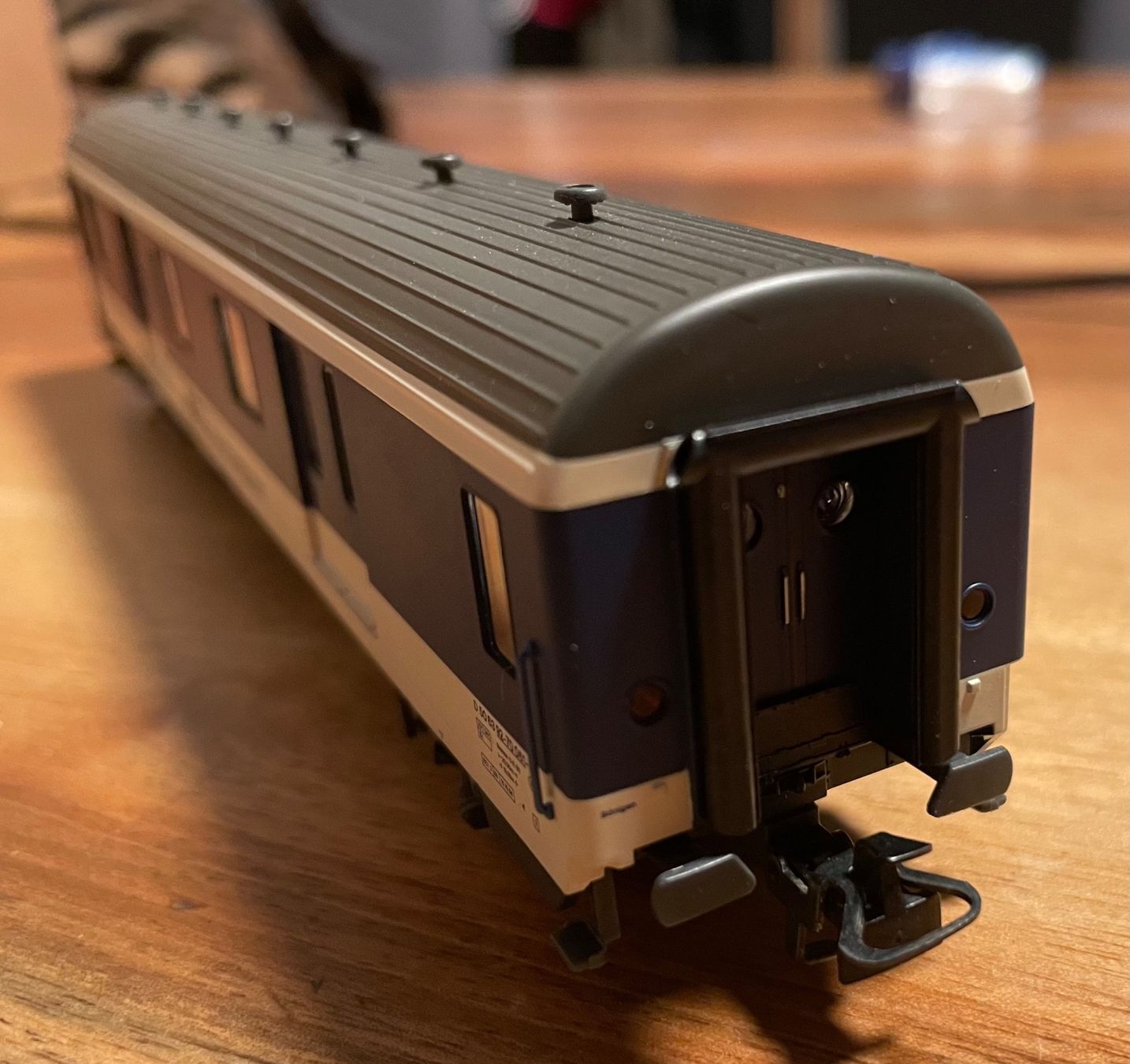 Roco Modellini di ferrovie: Roco 45195 Gepäckwagen BLS – Usato da Staad SG venduto da 4566patrick 5