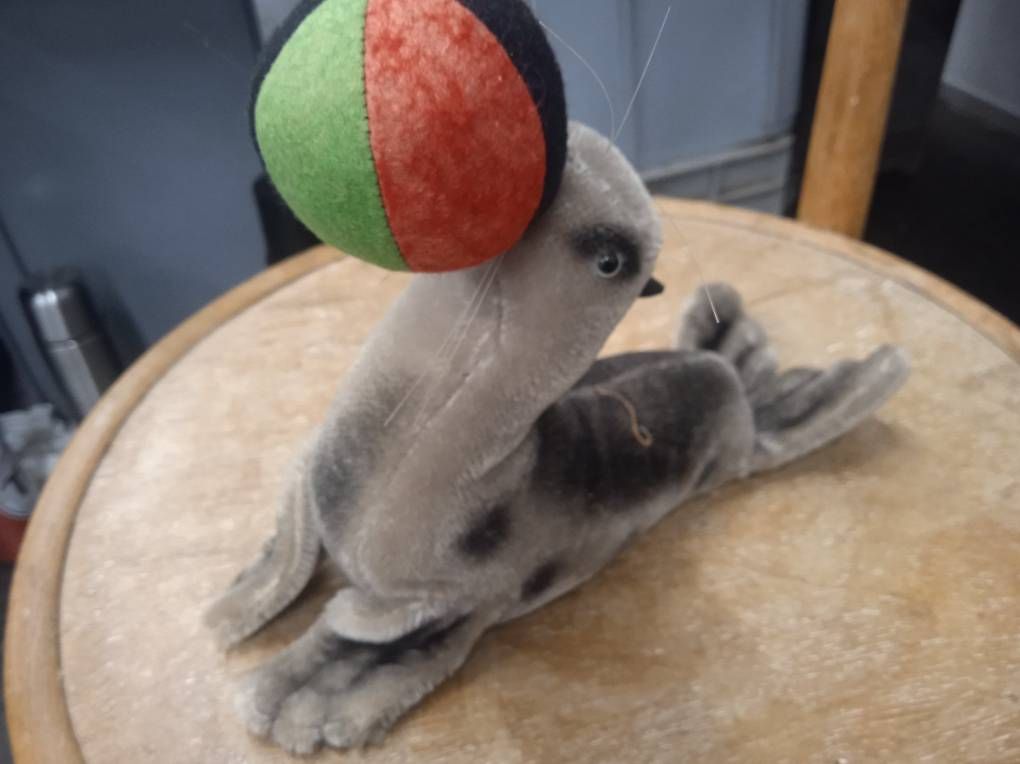 Steiff Giocattoli: Süsser Steiff   Robben Artisten mit Ball – Usato da Basel venduto da Petergunn 3