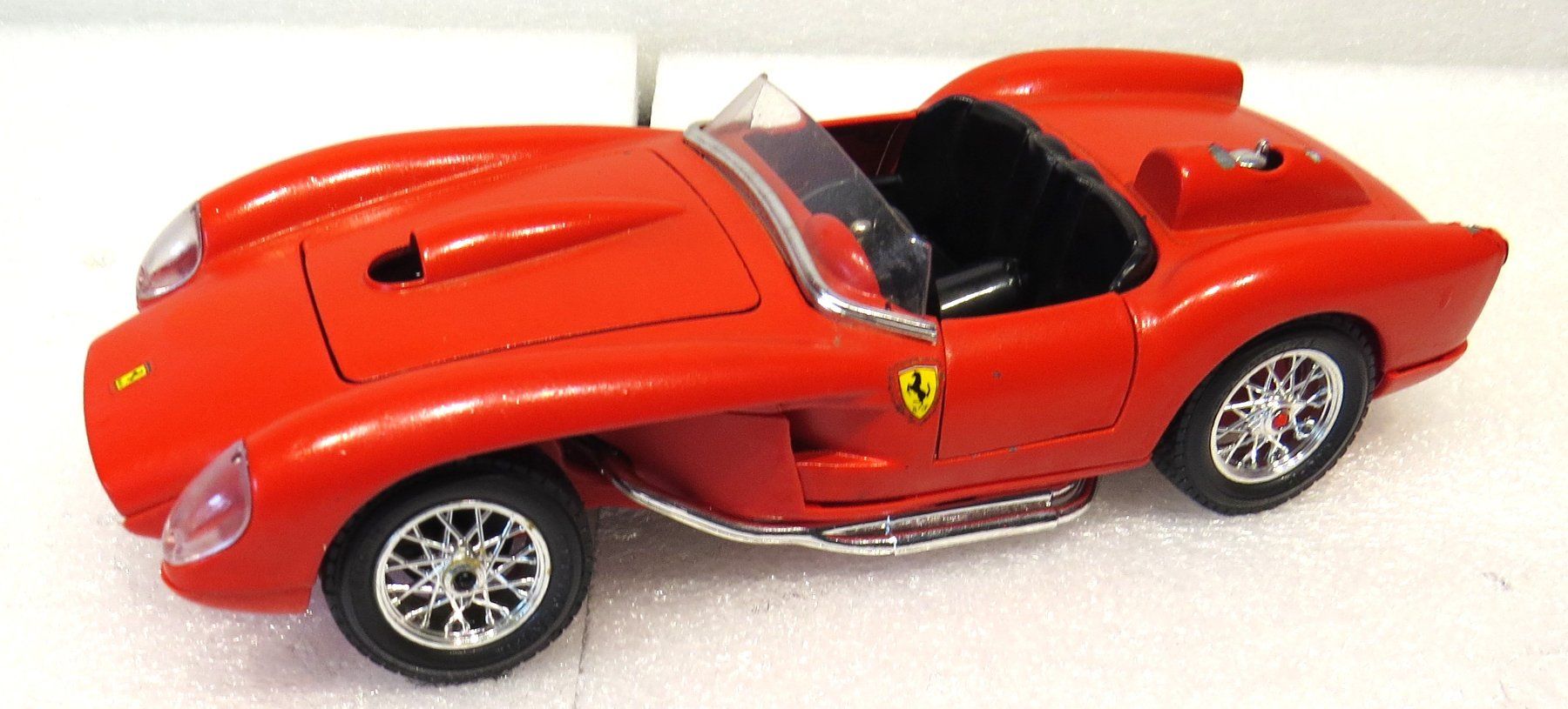 Ferrari Modellini d'auto: 1:24 Bburago Ferrari Schrottplatz – Difettoso da Ettingen venduto da Burago 3