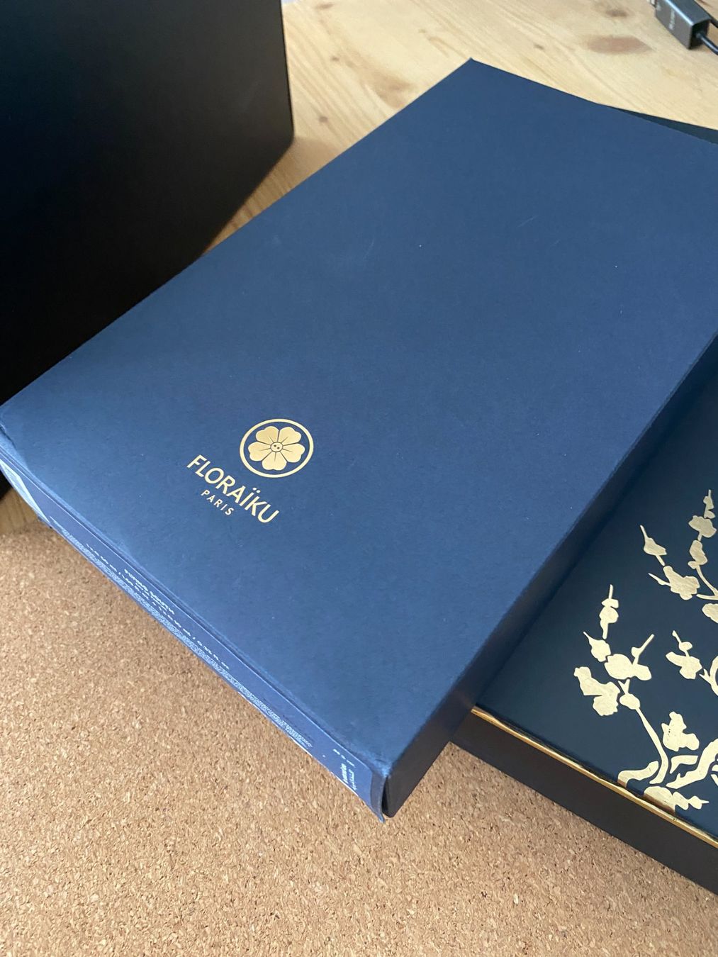 Profumi & Eau de Toilette: Floraiku Paris Set / Exklusiv – Nuovo e nell'imballaggio originale da Zürich venduto da berebol 2
