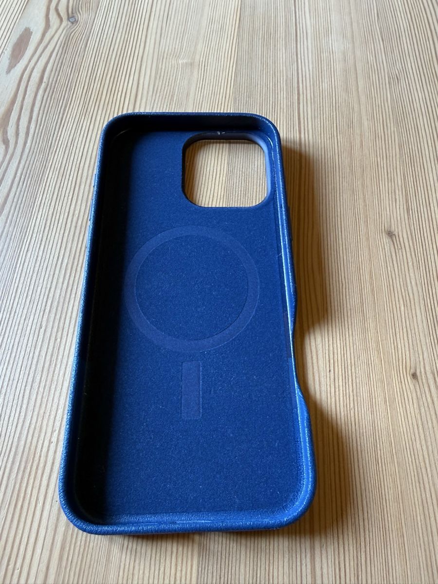 Cover & Protezioni schermo: iPhone Hülle für iPhone 16 Pro Max – Usato da Richterswil venduto da Schoetto