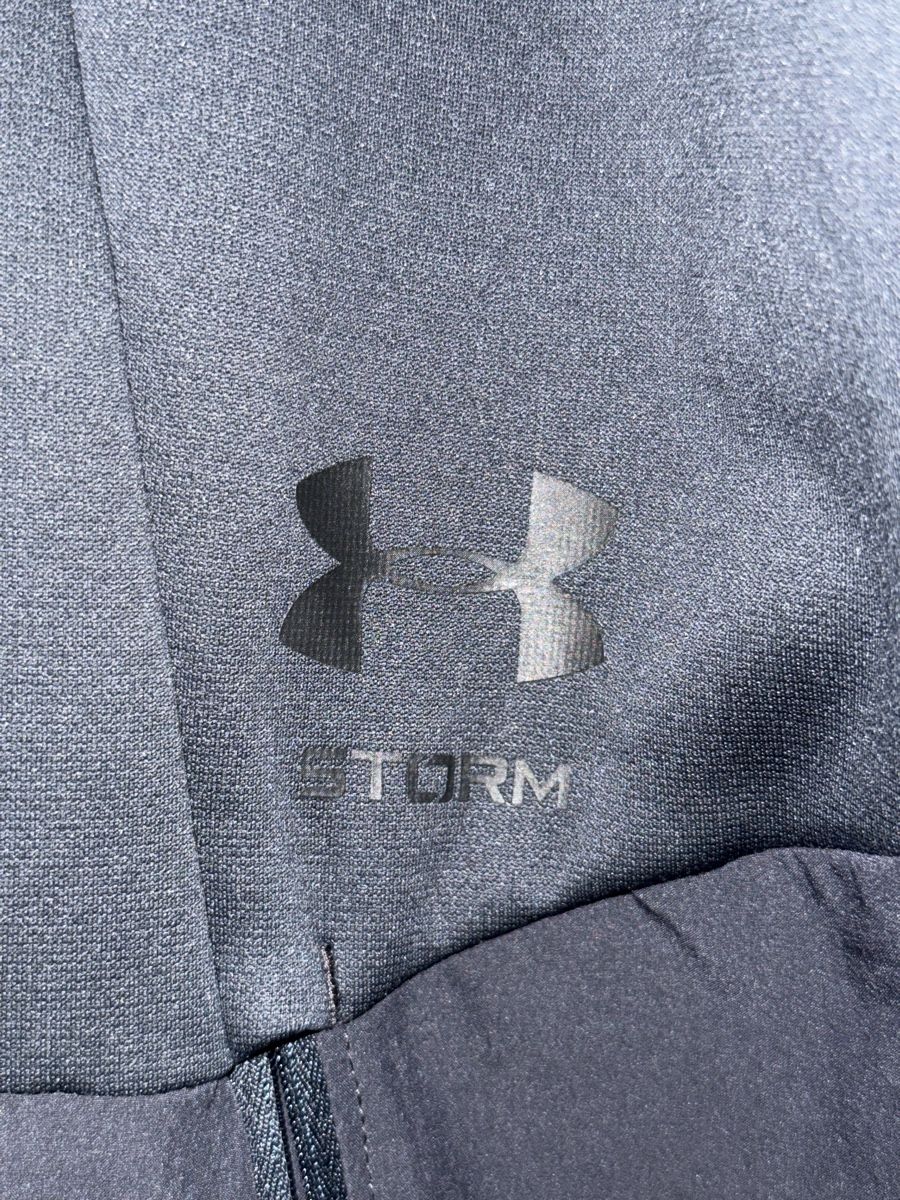 Under Armour Vestes: Under Armour Storm Cyclone Jacke – D'occasion à Zurich par Alinecnicolet 1