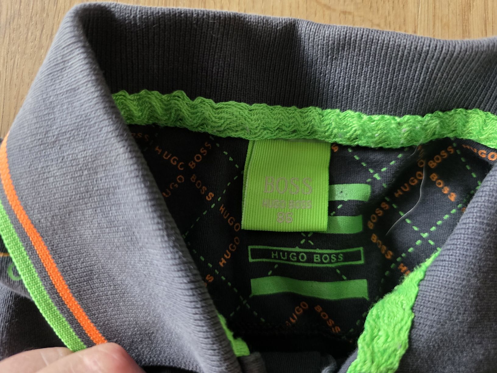 Camicie, T-shirt & Polo: T-Shirt Hugo Boss Grösse 86 – Usato da Altstätten SG venduto da Carrybones 2