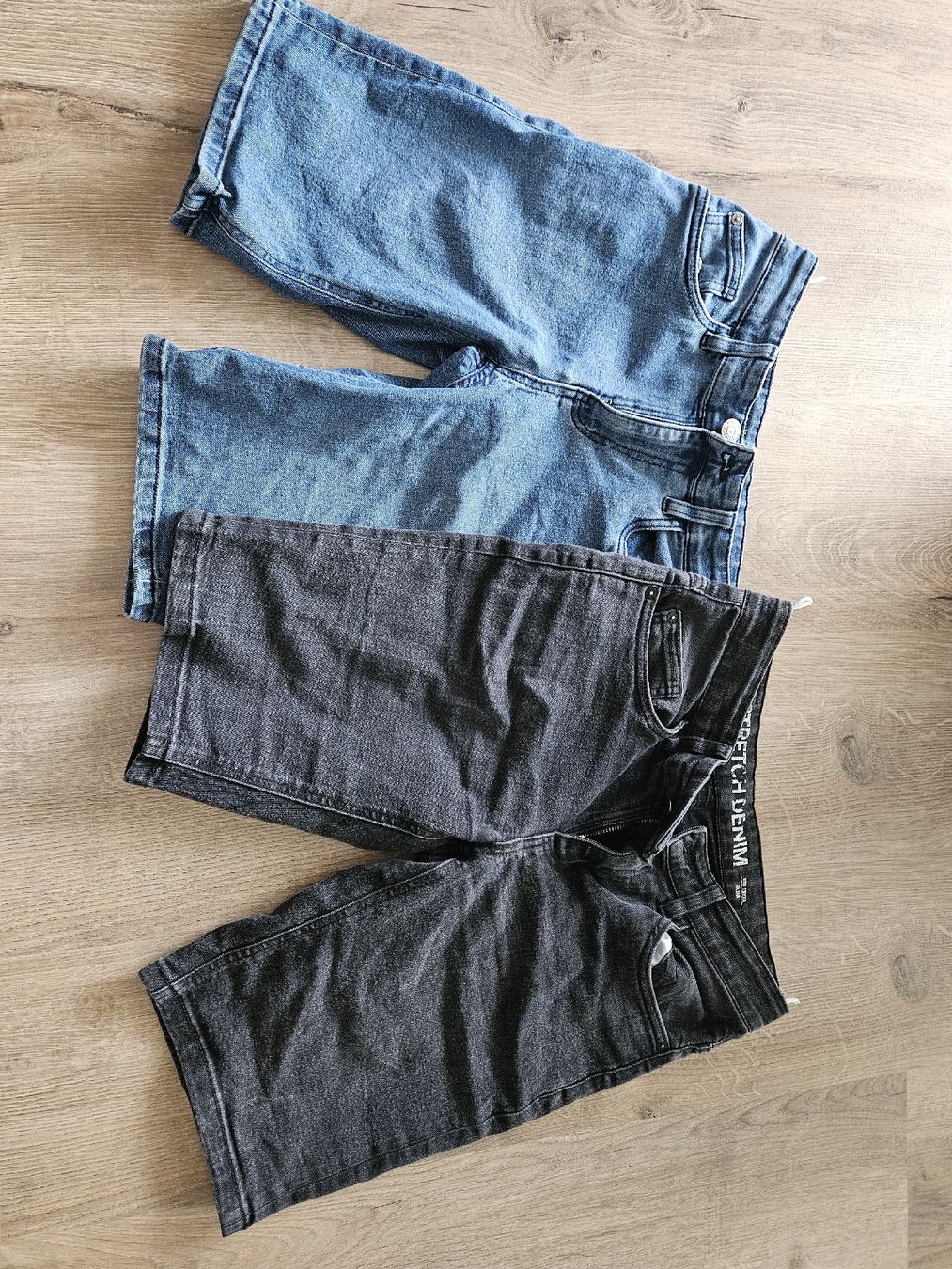 Pantaloni: Jeans Shorts 2 Stück – Usato da Anglikon venduto da Gidali