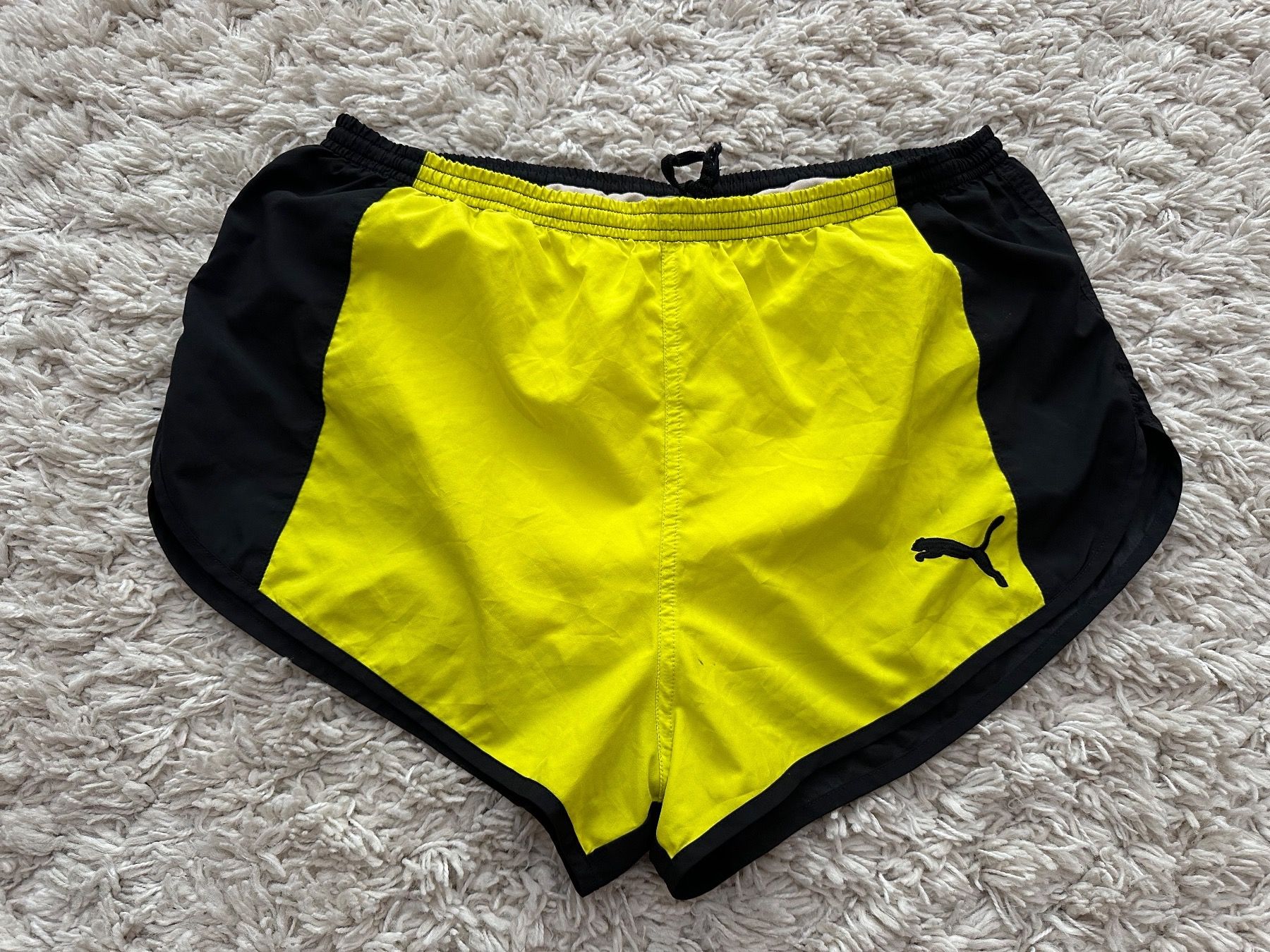 Puma Pantaloni: Puma Shorts Gr.L (Damen) – Usato da Bern venduto da BrandVilla