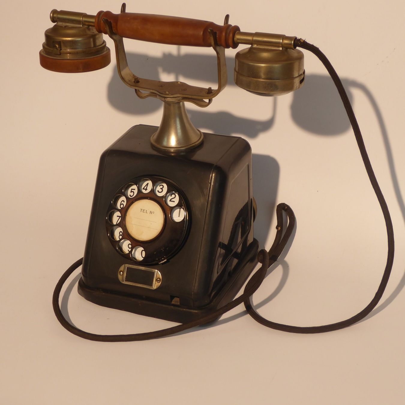 Téléphones: Telefon alt mit Drehscheibe – D'occasion à Bern par blaukreuz-brocki_BE 2