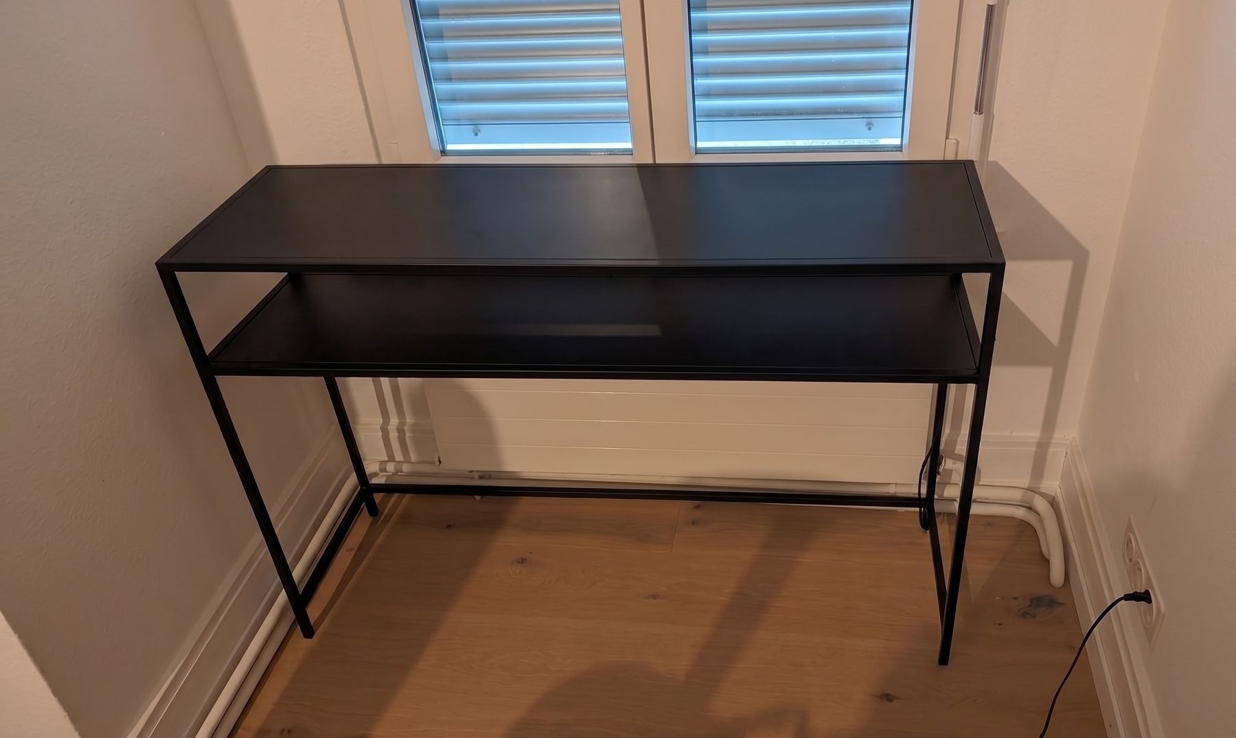 Tables: black shelf/table – D'occasion à Zürich par wmw_kr6g