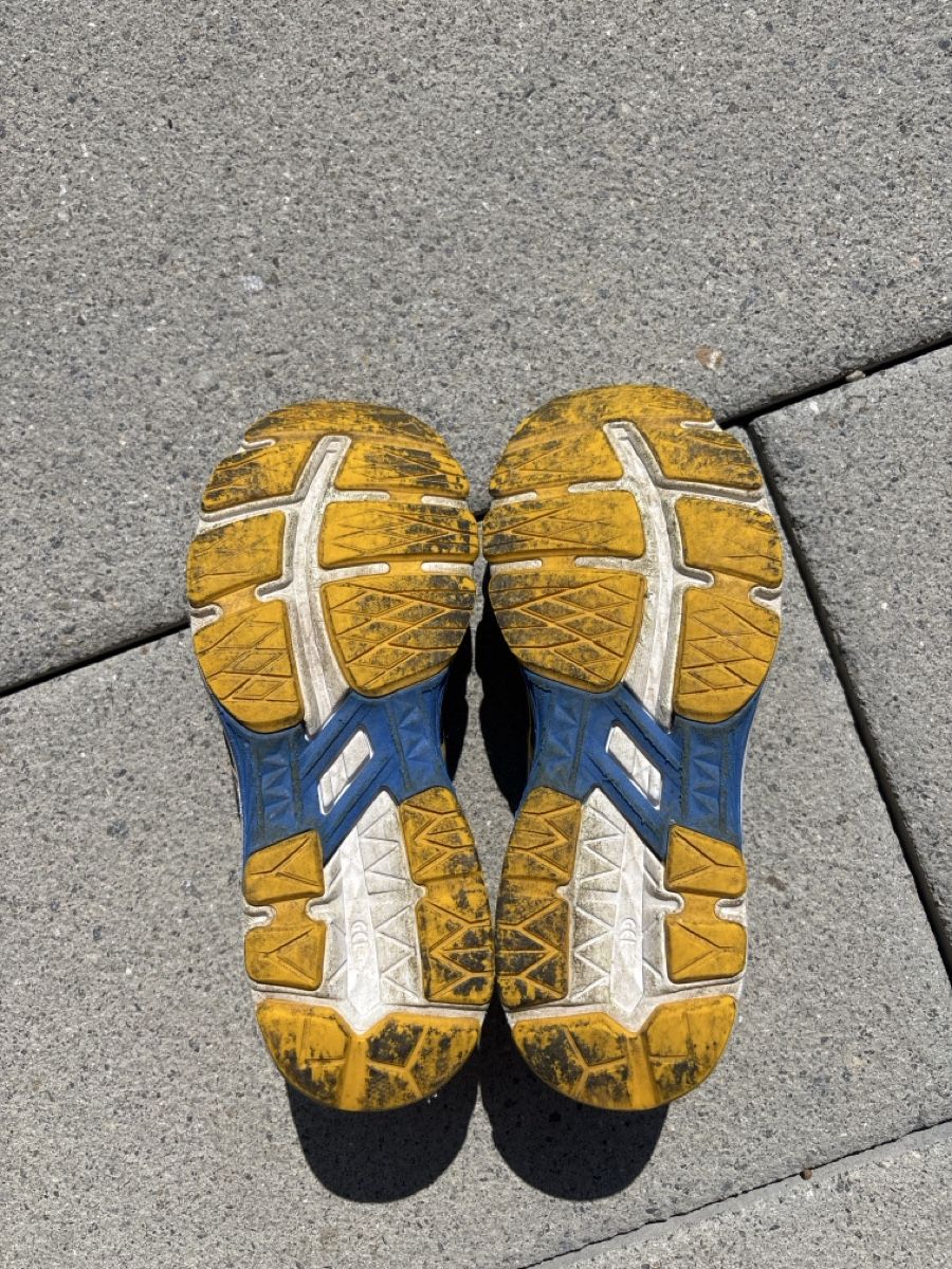 Asics Chaussures garçon: Asics Turnschuhe, Grösse 37.5 – D'occasion à Wohlen AG par Michi761 4