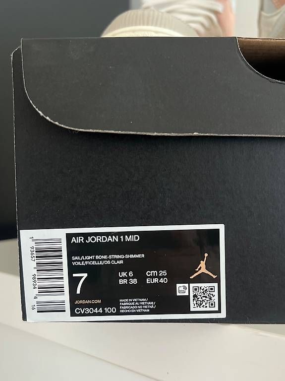 Jordan Scarpe da uomo: Air Jordan 1 Mid Milan – Usato da Sachseln venduto da lis_kf77 4