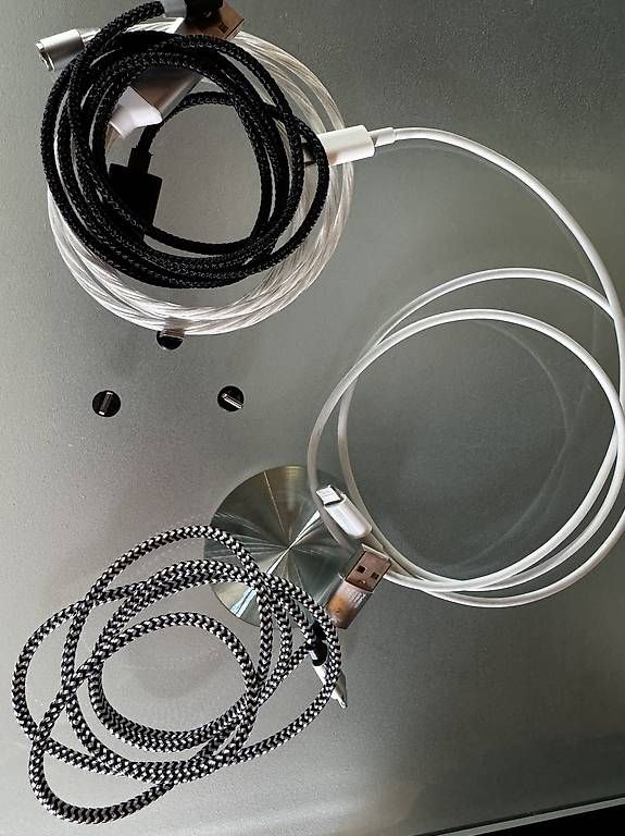 Cavi: 5 iPhone ladekabel – Usato da Wollerau venduto da michel31