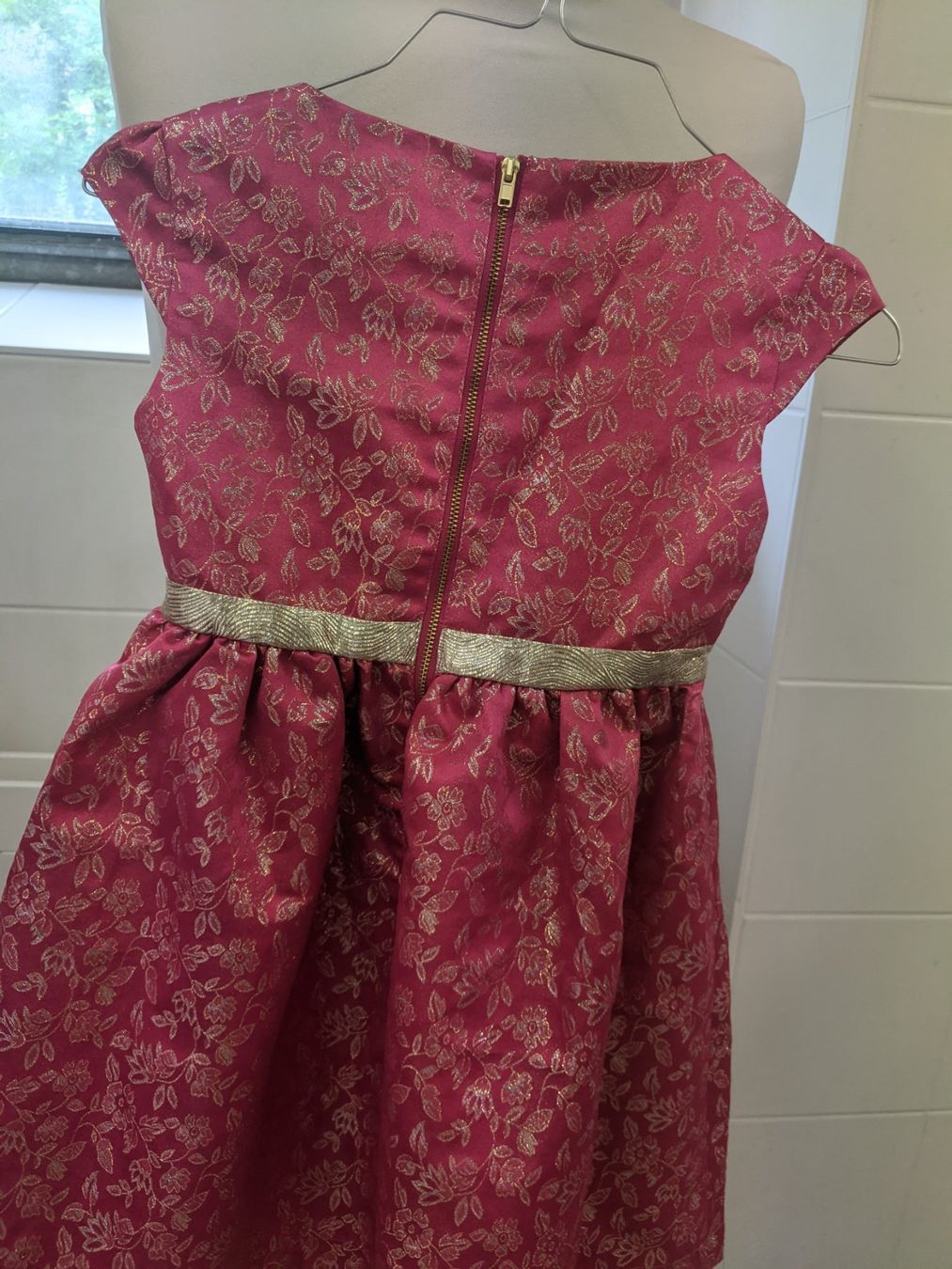 H&M Vestiti & Gonne: mädchen festkkleid GR 128 – Usato da Langnau am Albis venduto da Judithsebi 3