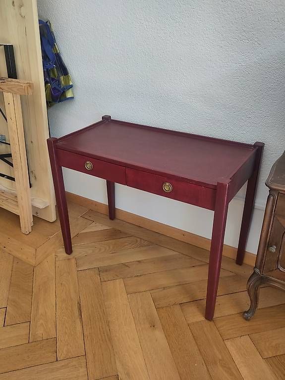 Tavoli: Vintage Beistelltisch Holz rot – Usato da Bern venduto da Lyner