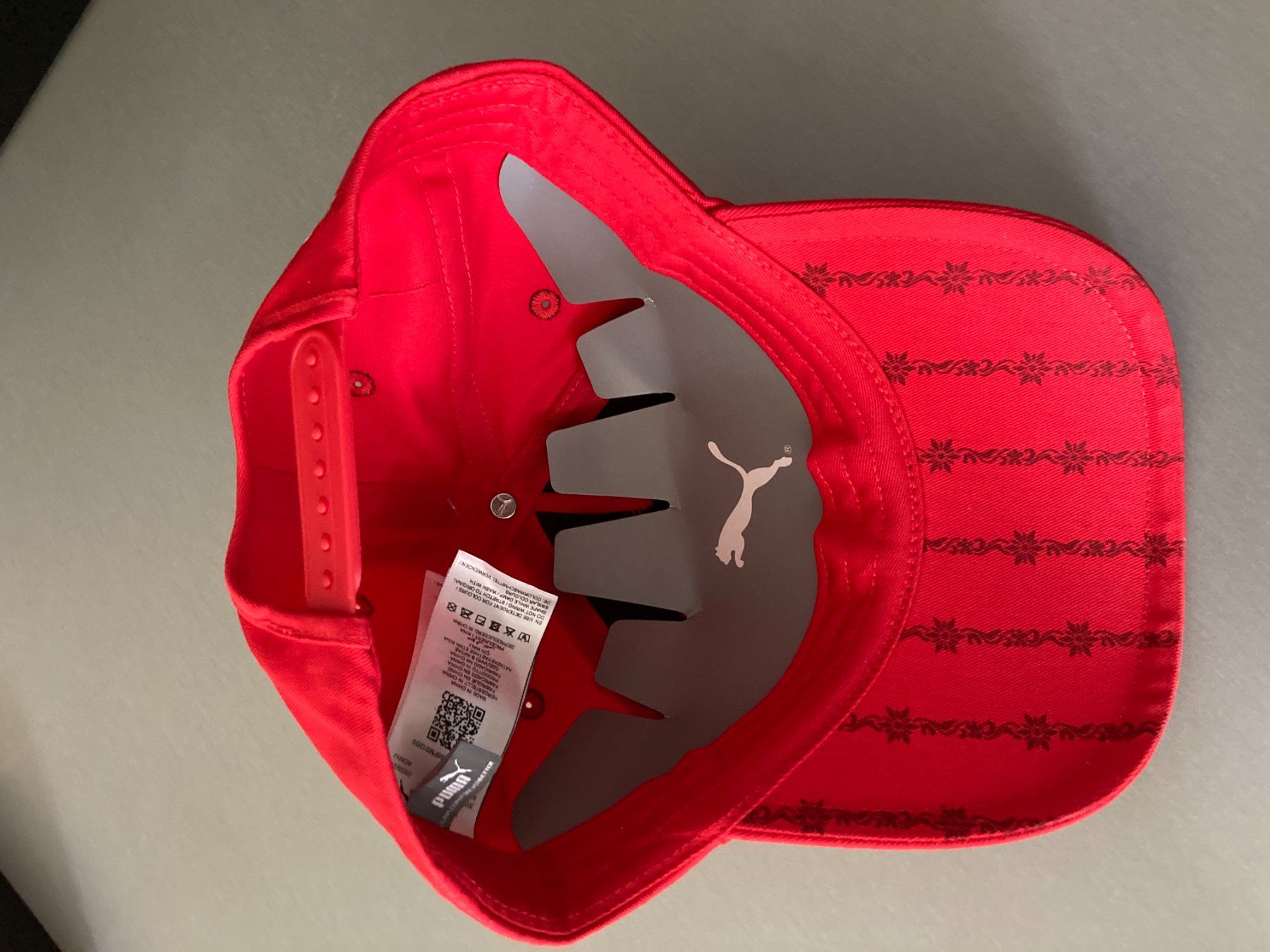 Puma Altro in  Abbigliamento & Accessori: Rotes Cap - Schweiz – Nuovo e nell'imballaggio originale da Obfelden venduto da miau68 3