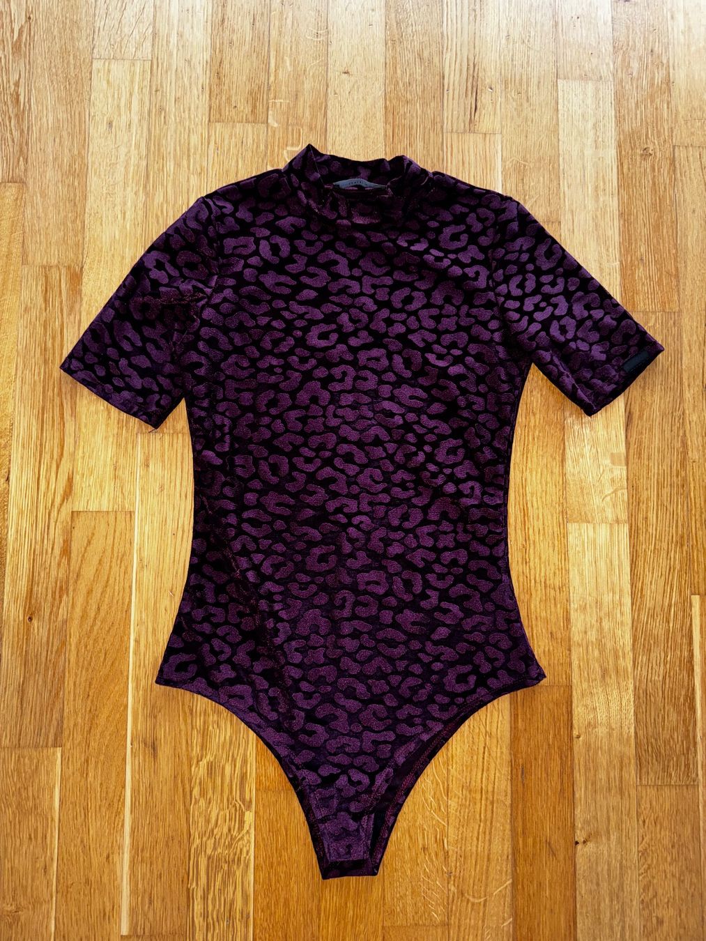 Guess Tute: Guess Body Damen Gr.S – Nuovo (secondo la descrizione) da Bettlach venduto da Tradenet100