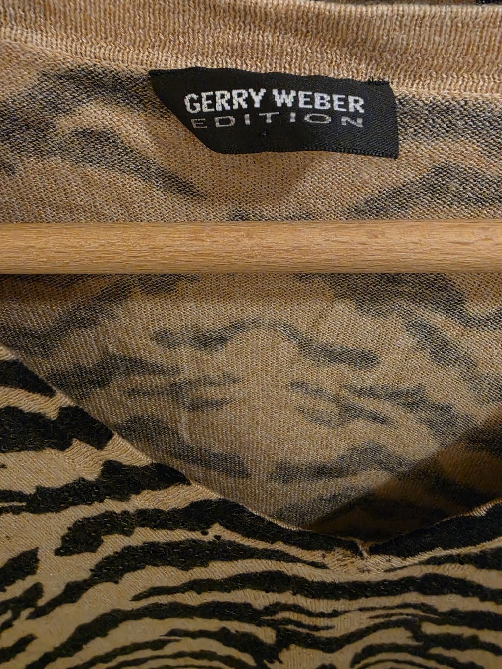 Gerry Weber Pullover & Sweatshirts: GERRY WEBER Feinstrick-Pullover Tiger-Print ca. Gr. S – Neu (gemäss Beschreibung) aus Zofingen von stm_dl82 2