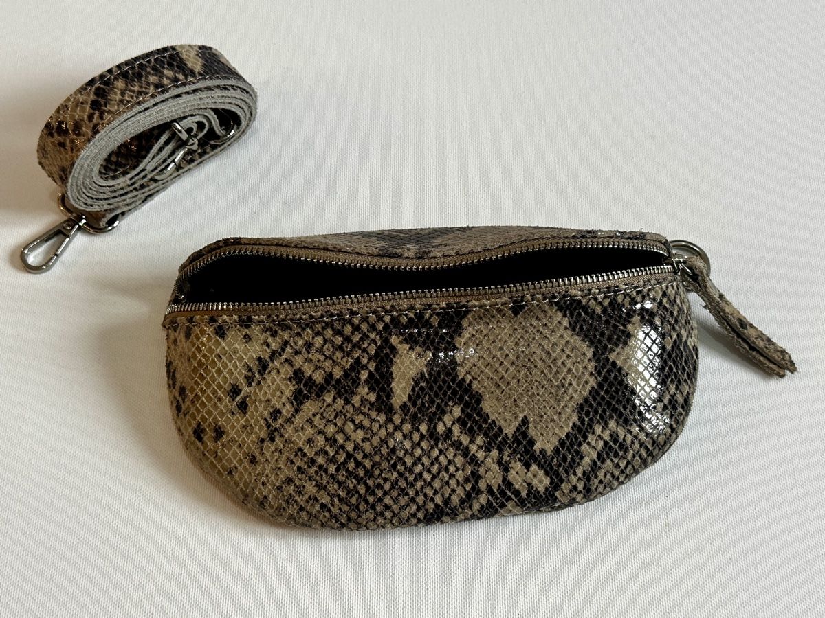 Sacs femmes: Bauchtasche Schlangenoptik – Neuf (Voir description) à Rorschach par car_wbc5 1