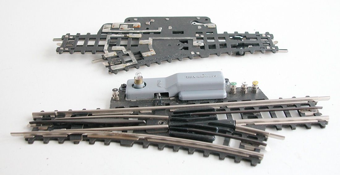 Trix Modellini di ferrovie: Trix 2 Weichen rechts elektrisch Spur H0 – Usato da Oberwil BL venduto da Klang 1