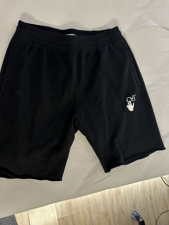 Off-White Pantaloni: Off White Shorts – Nuovo (secondo la descrizione) da Freienbach venduto da casciatoalessandro