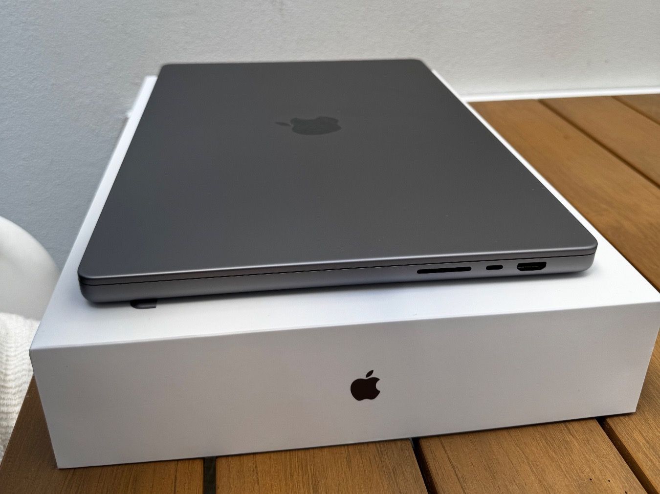 Apple Notebooks: MacBook Pro 16" M1 Pro – Gebraucht aus Salmsach von  5
