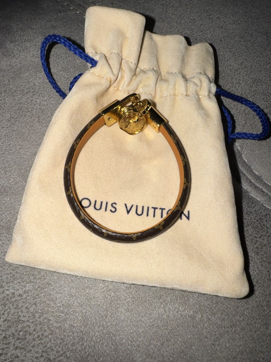 Louis Vuitton Bracciali & Braccialetti: Bracelet Louis Vuitton tribute charm – Usato da La Chaux-de-Fonds venduto da kel_9khc 4