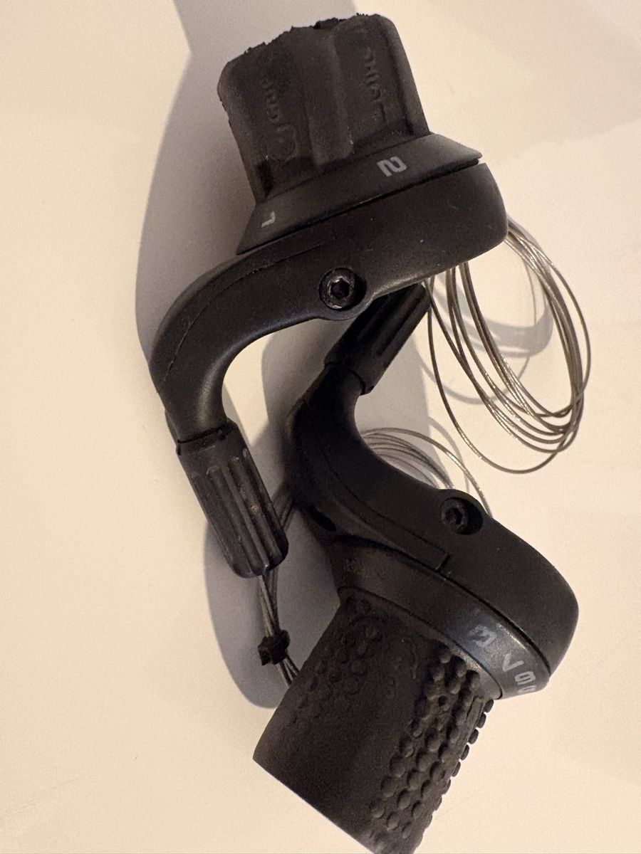 Pezzi di ricambio: Grip Schift 8x 3 speed retro mtb  – Usato da Giubiasco venduto da bulag 5