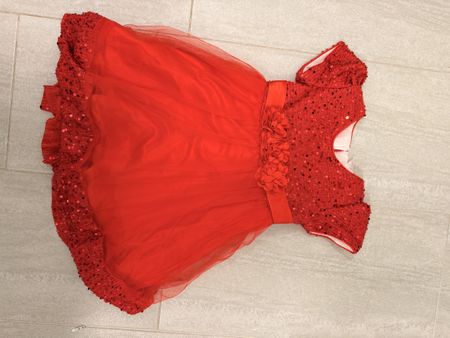 Mädchen Kleid rot mit Pailletten und Schleife Grösse 120