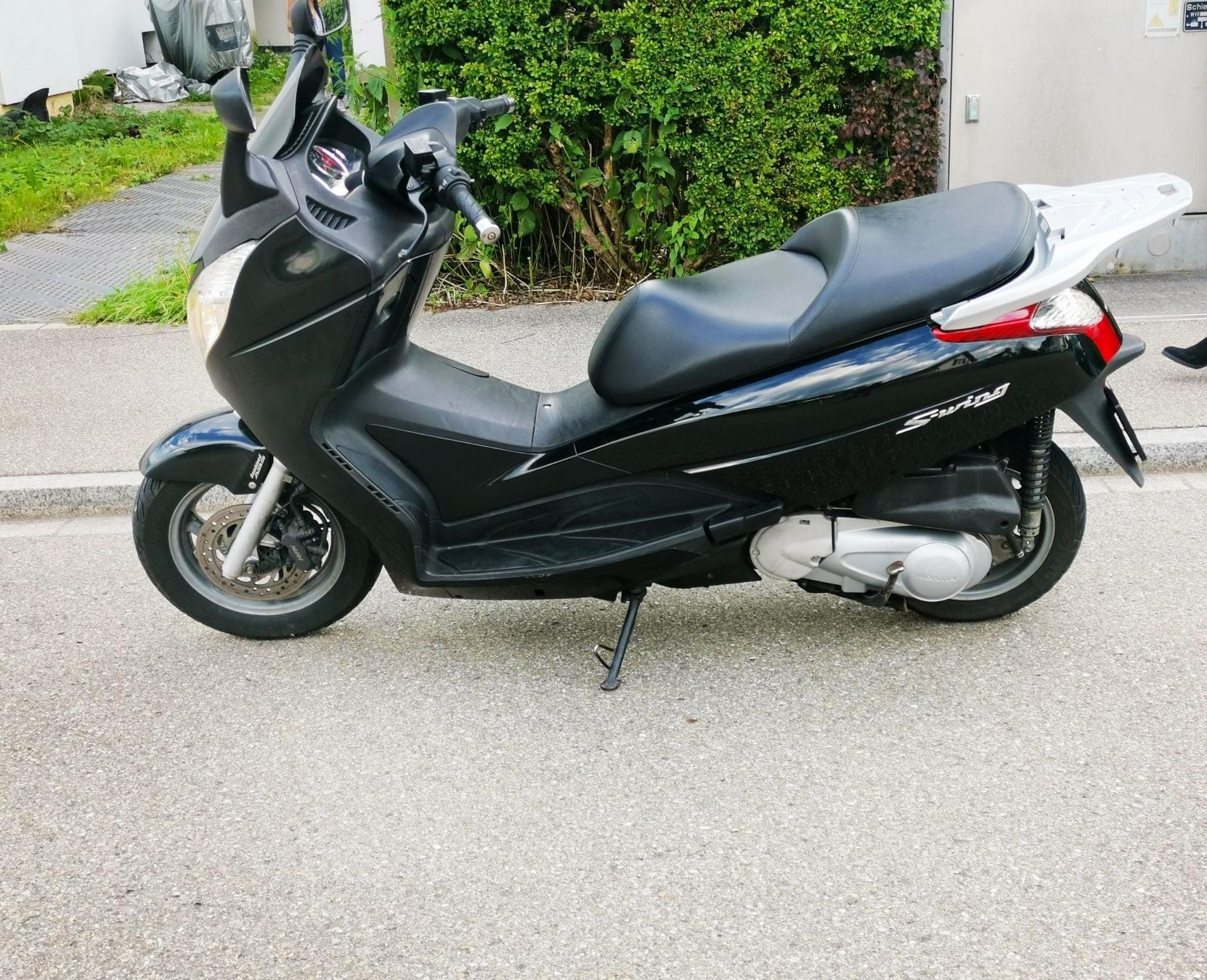 Honda Scooters: Honda FES 125 S-Wing – Defekt aus Rüti ZH von A.G.Agentur 3