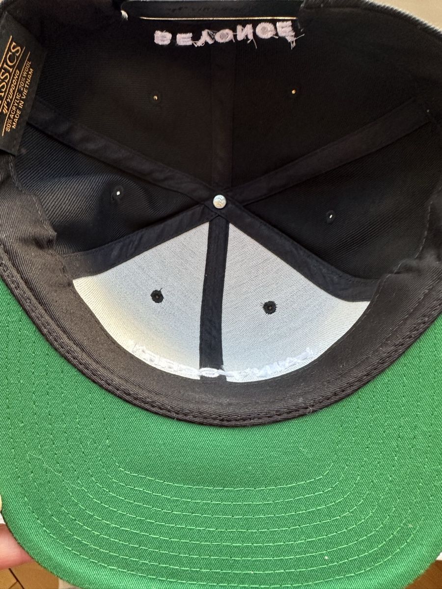 Copricapi, berretti & cappellini: Original Beyoncé Merch Snapback Cap – Nuovo (secondo la descrizione) da Herisau venduto da cem_p2g9 3