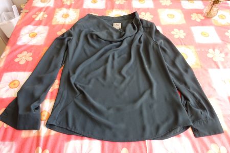 leichte, chicke Bluse grün Gr. XS