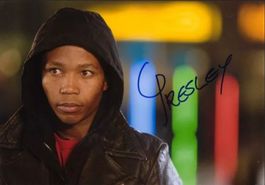 Presley Chweneyagae Autogramm signiert Foto 20x30cm