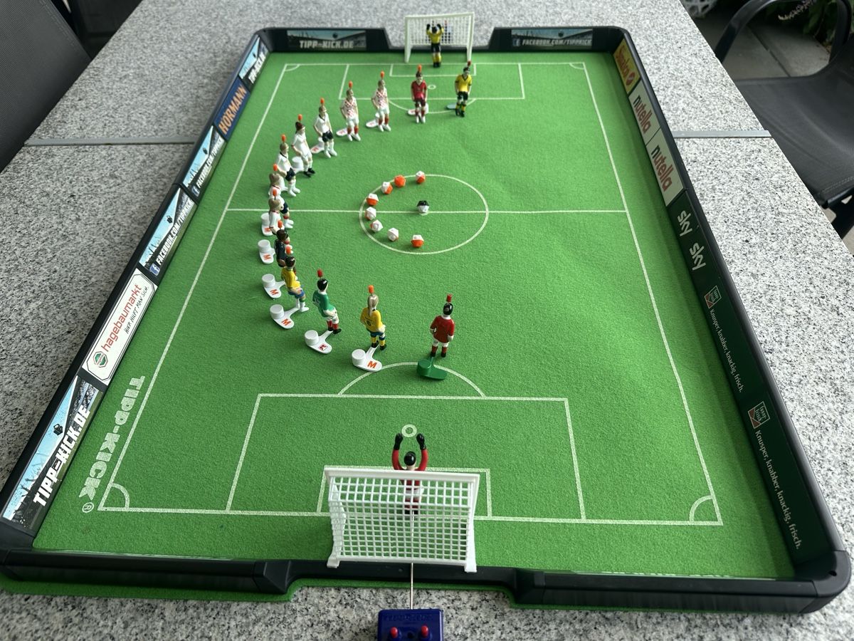 Giocattoli: Tipp Kick Cup mit Zusatzspielerinnen – Usato da Biberist venduto da 911hansen