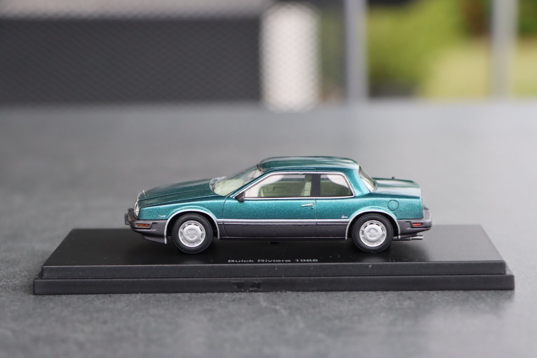 Voitures modèles: Buick Riviera 1988 1:43 BOS Models – Neuf avec emballage d'origine à Bühl b.Aarberg par modelldiecast 6