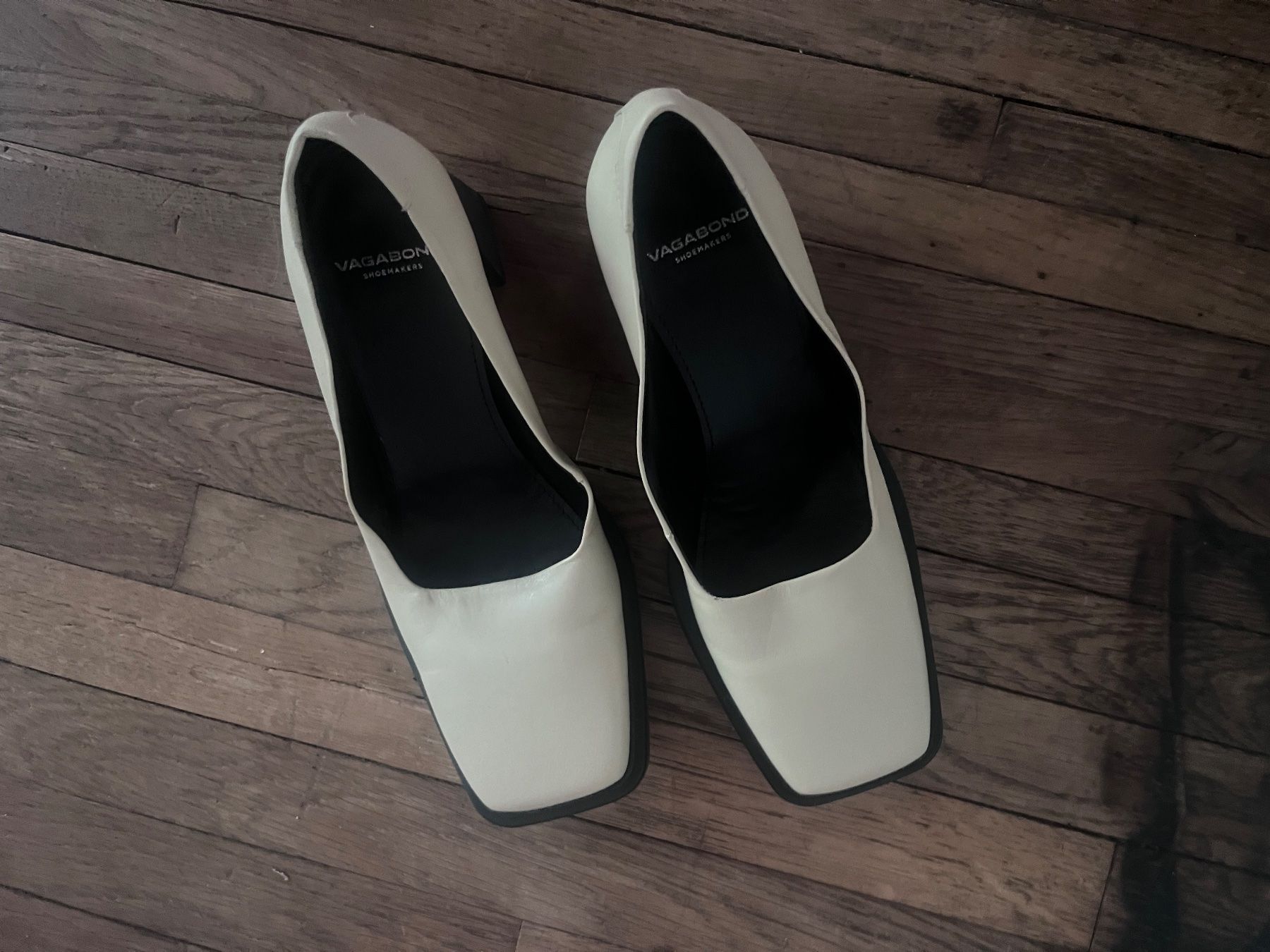 Vagabond Scarpe da donna: Beige Vagabond Pumps Square Toe neu – Nuovo (secondo la descrizione) da Zürich venduto da spusi-town 2